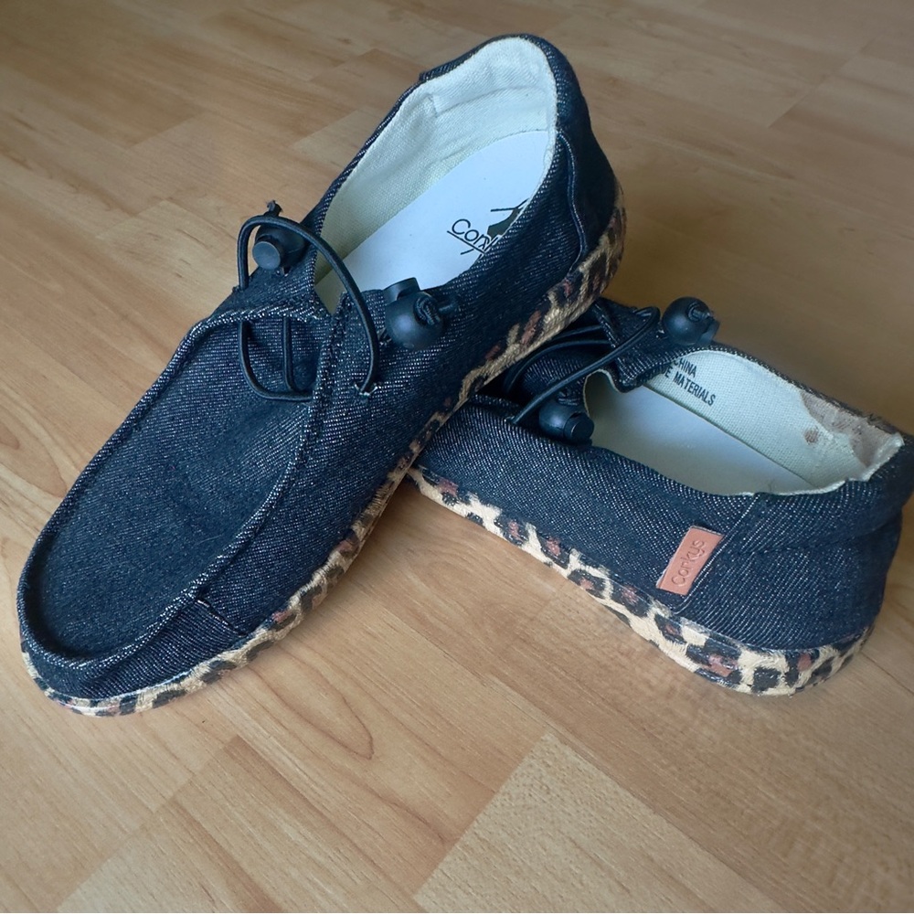 Corkys Women's Kayak Slip-on - Black/Leopard